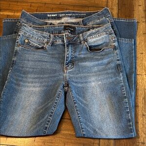 2- Pairs of Blue Woman’s Skinny Jeans Size 4 GUC